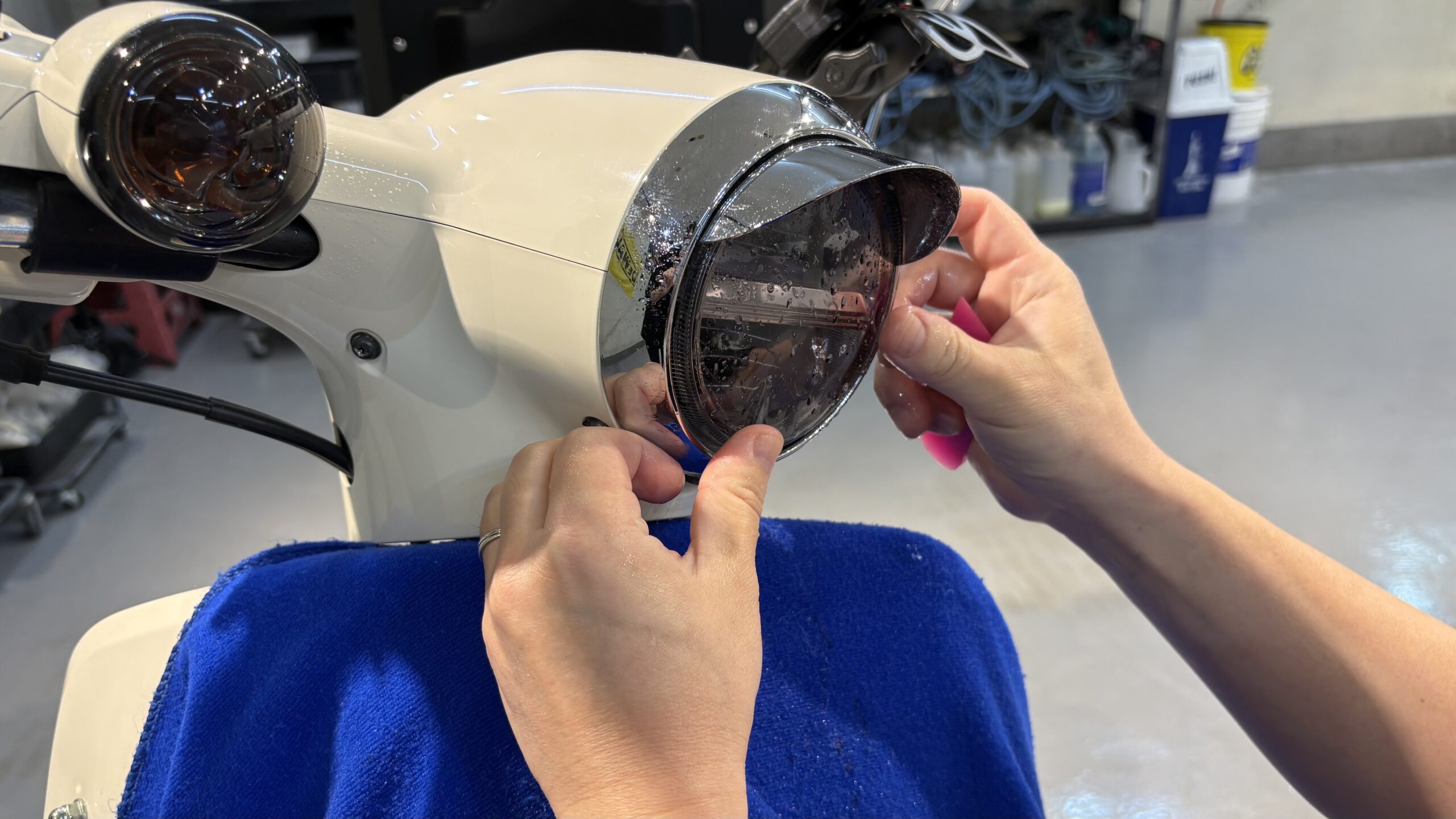 ホンダスーパーカブ ヘッドライトプロテクション(ライトスモーク) | Ridream(ライドリーム)